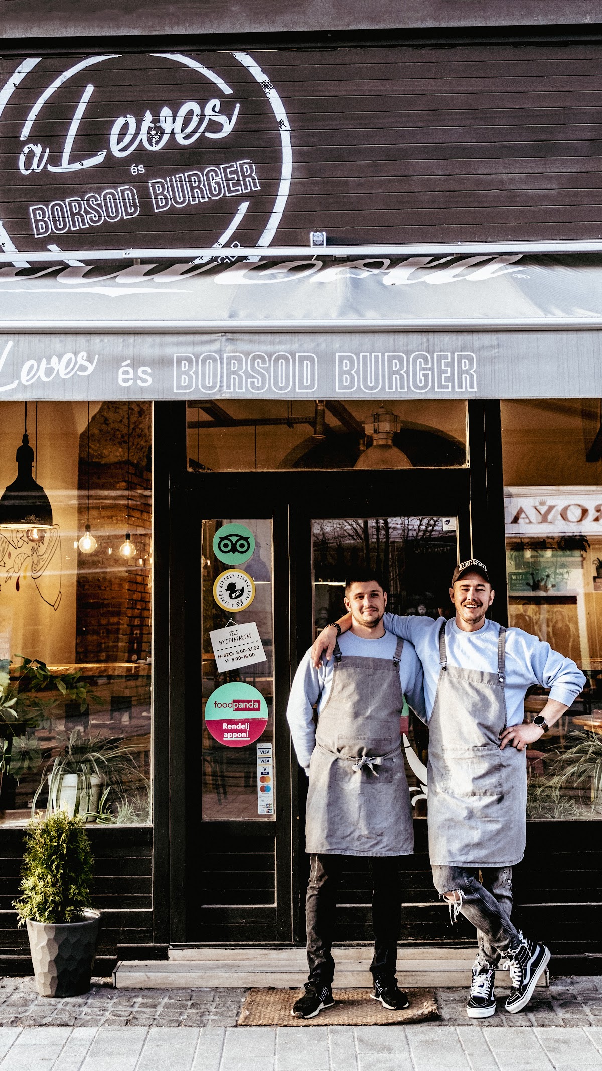 A LEVES és BORSOD BURGER