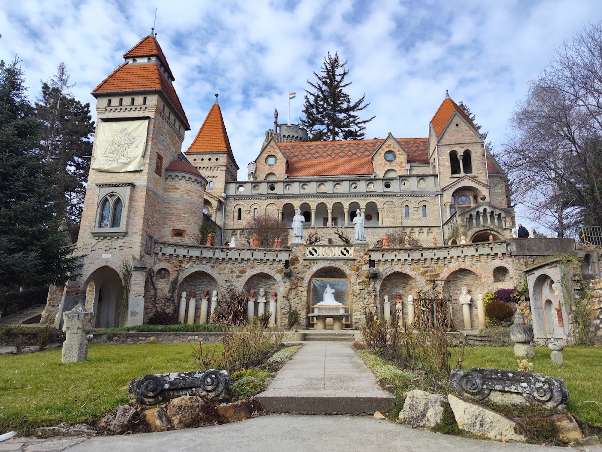 Bory Castle
