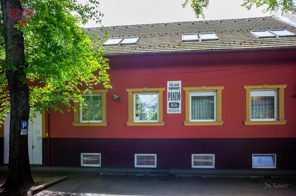 Cívis House Szállás