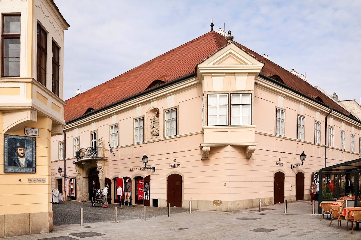 Esterházy-palota - Radnai-gyűjtemény, időszaki kiállítások