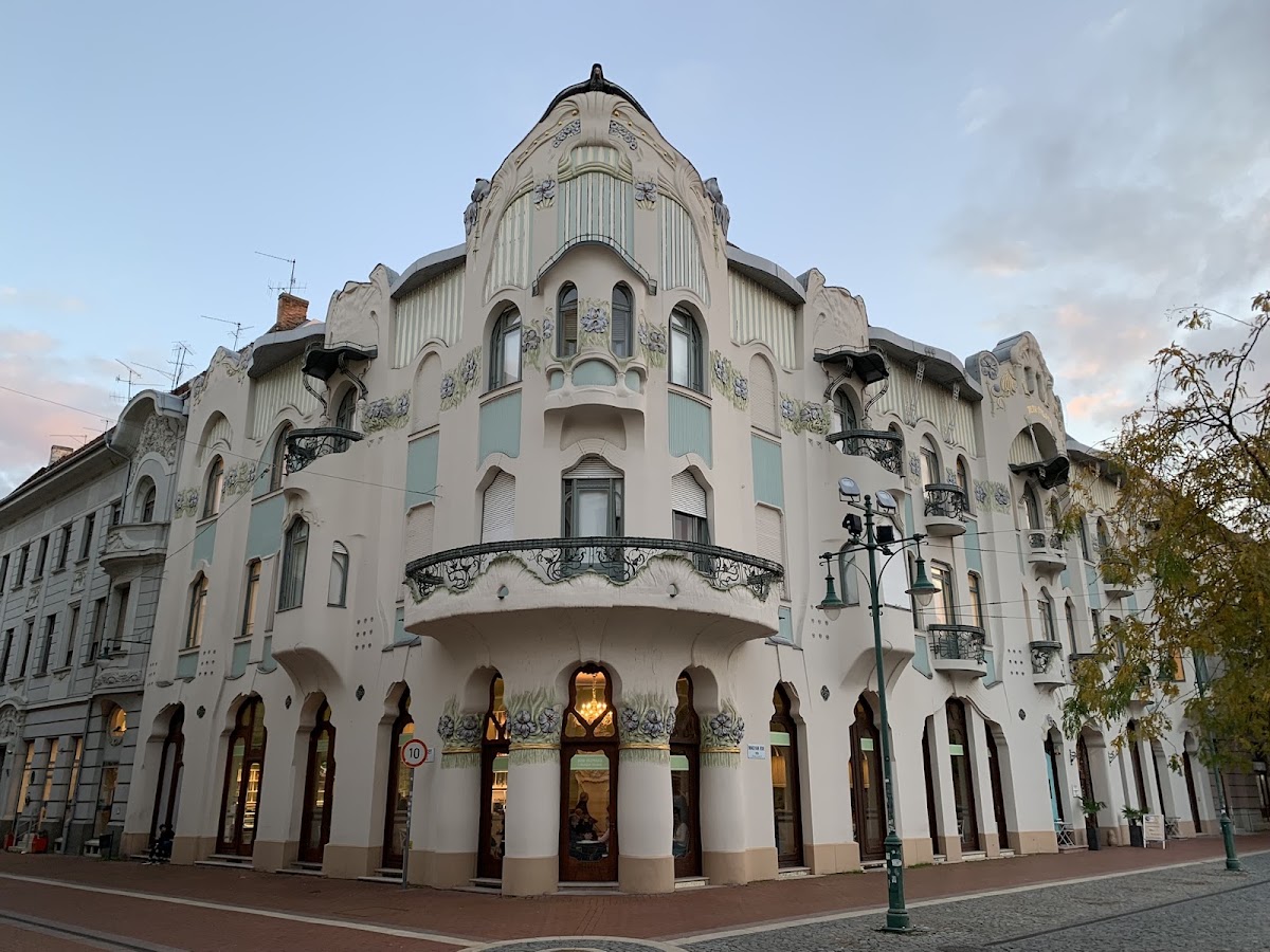 Reök Palace