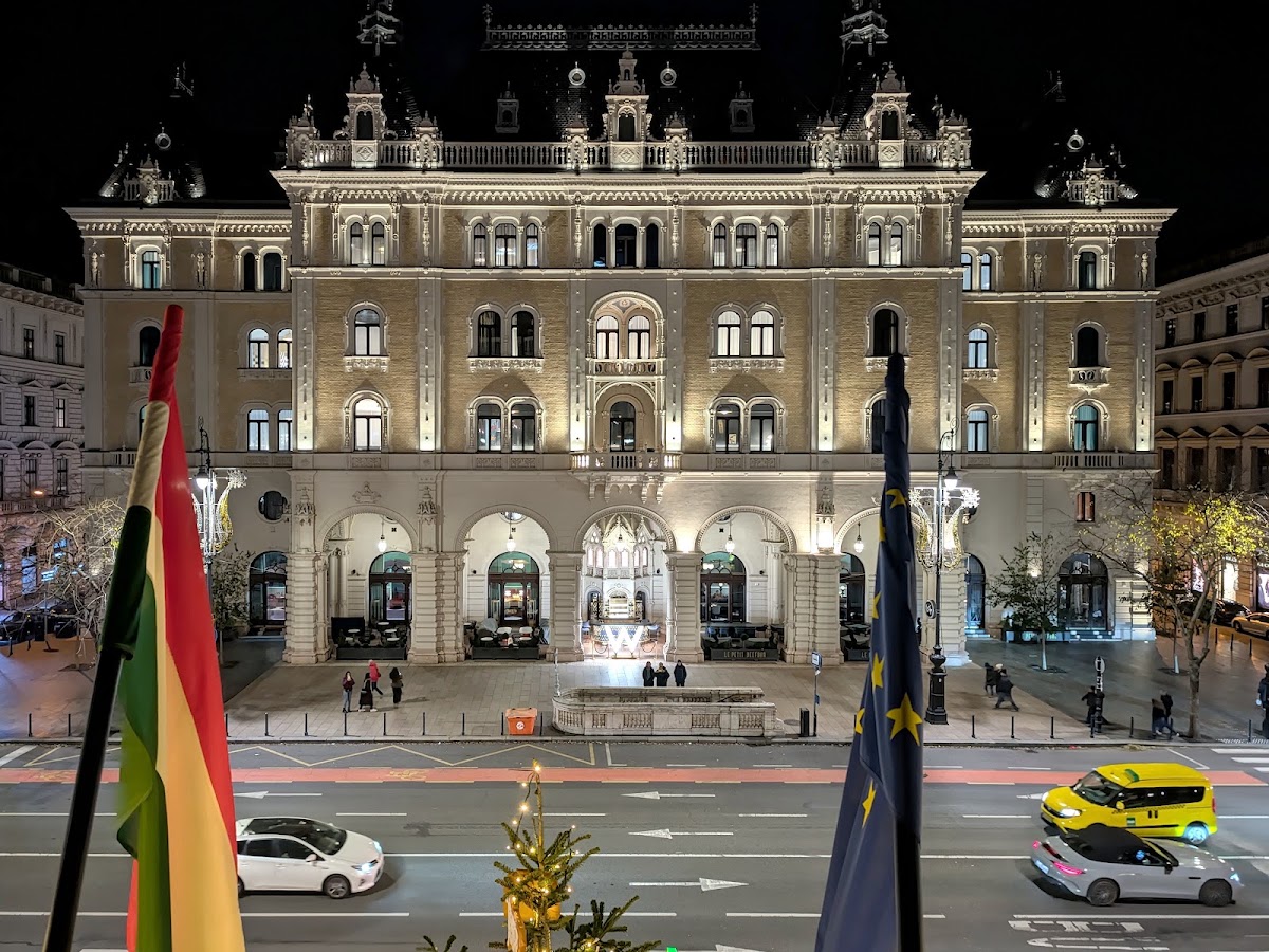 W Budapest