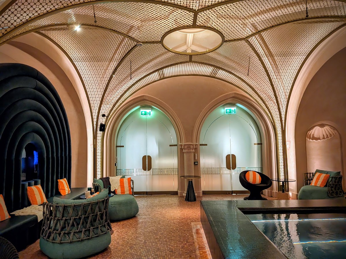 W Budapest