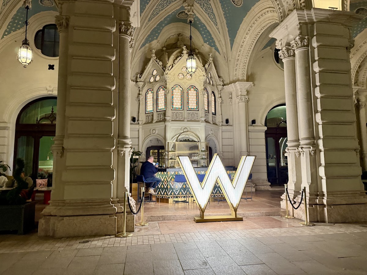 W Budapest