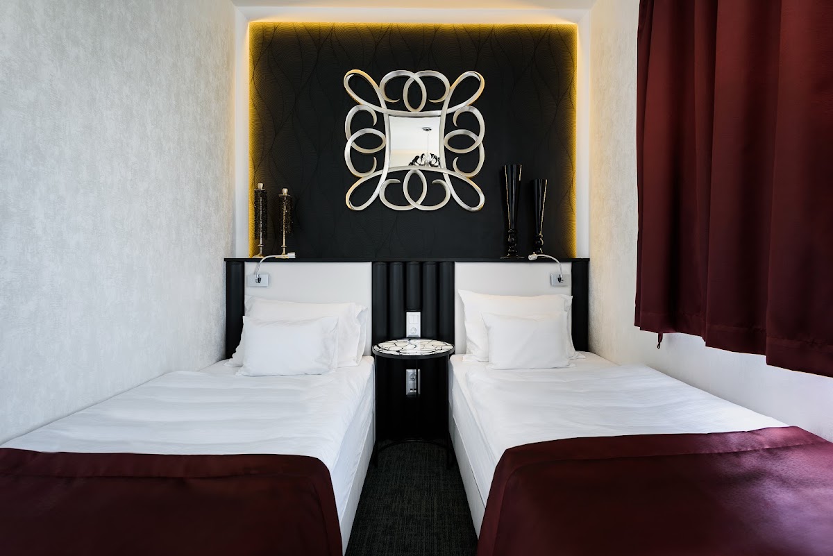 RQ Boutique & Unique Hotel