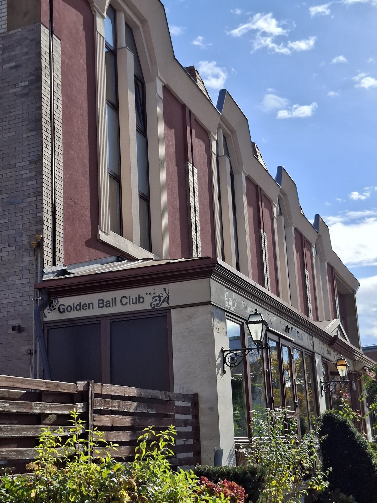 Golden Ball Club Hotel & Fitness