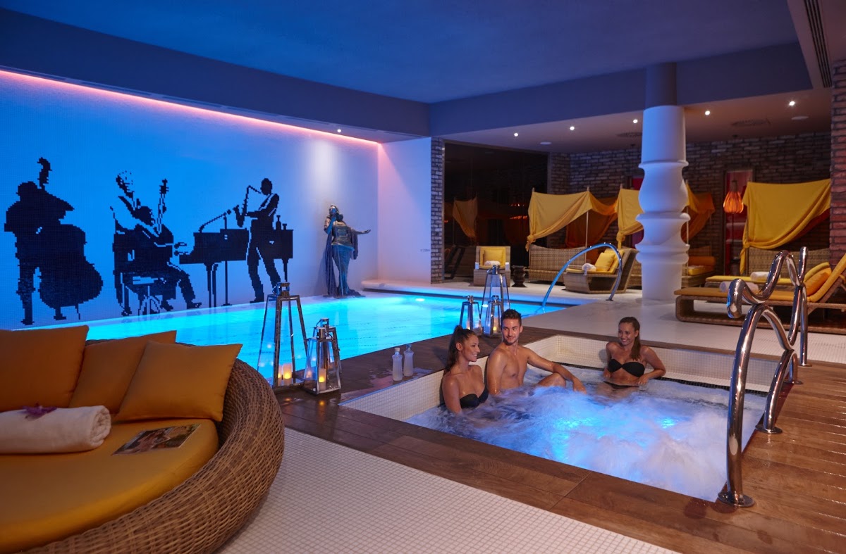 Aria Hotel Budapest by Library Hotel Collection