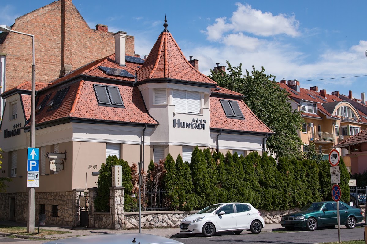 Hunyadi Panzió