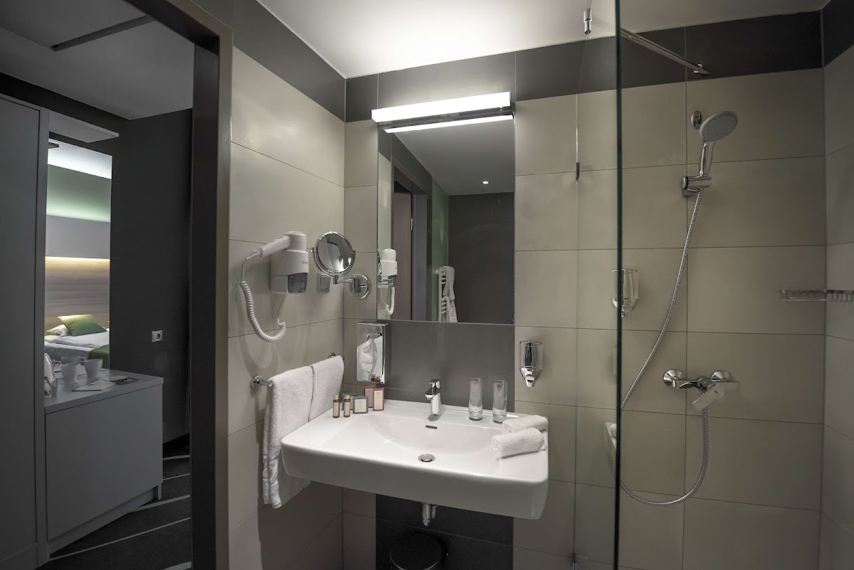 Best Western Plus Lakeside Hotel