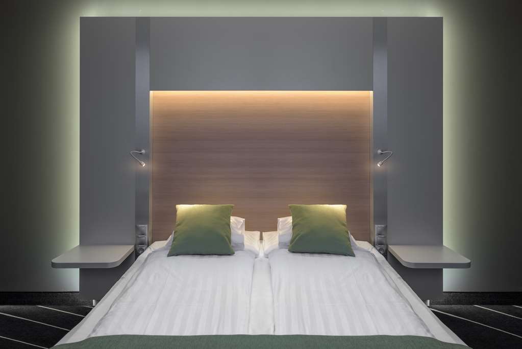 Best Western Plus Lakeside Hotel