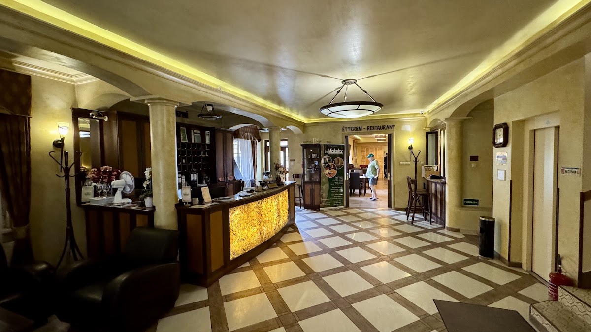 Old Miskolcz Hotel & Restaurant