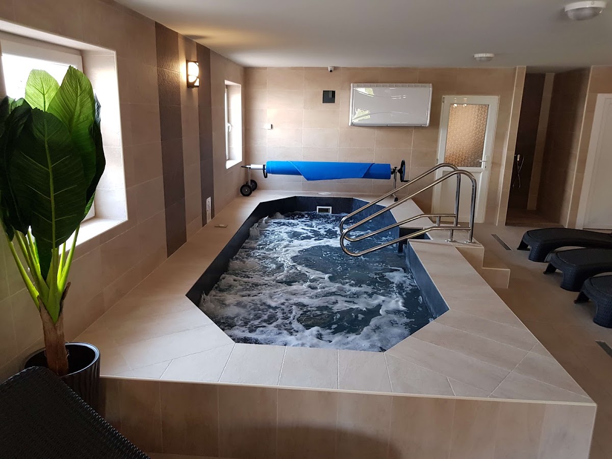 Hungária Panzió és Étterem