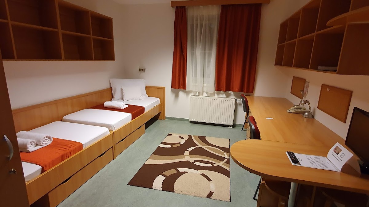 Uni-Hotel
