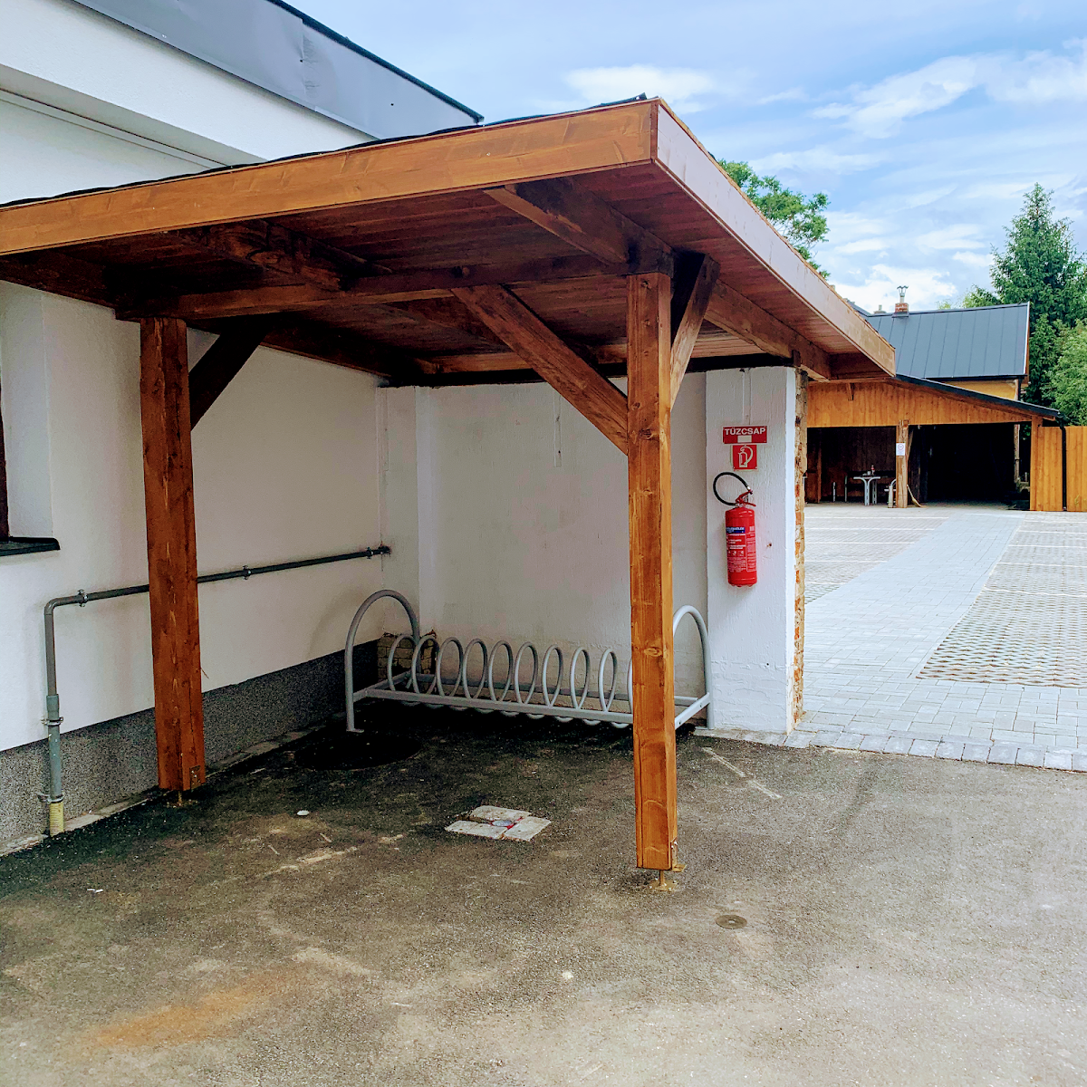 M70 APARTMANHÁZ