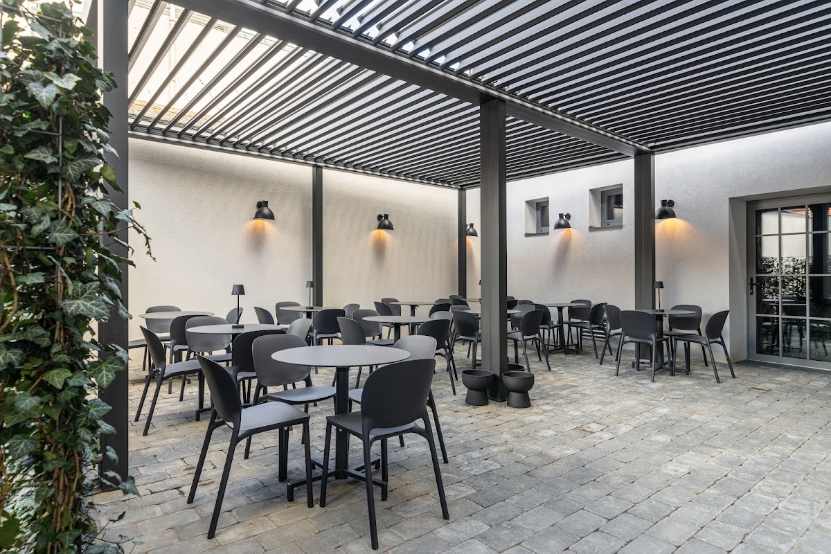 Urban Hotel