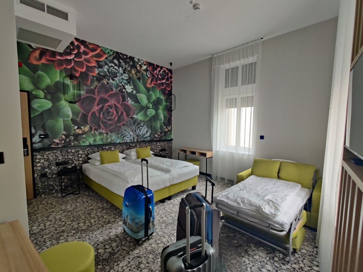 Urban Hotel