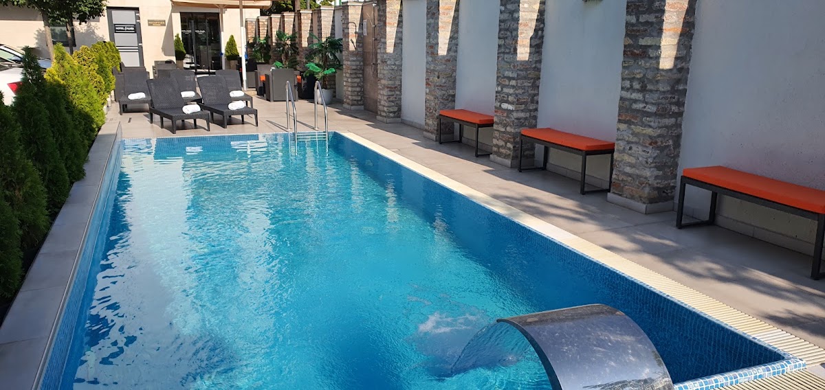 Auris Hotel