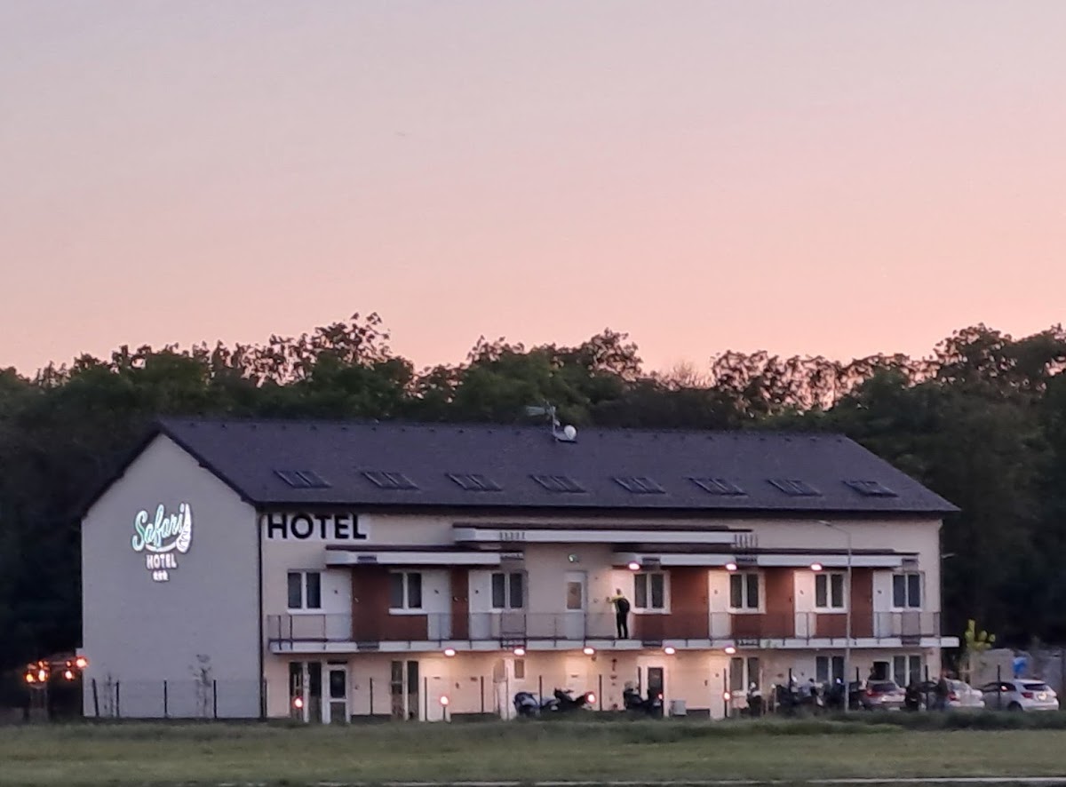 Safari Hotel