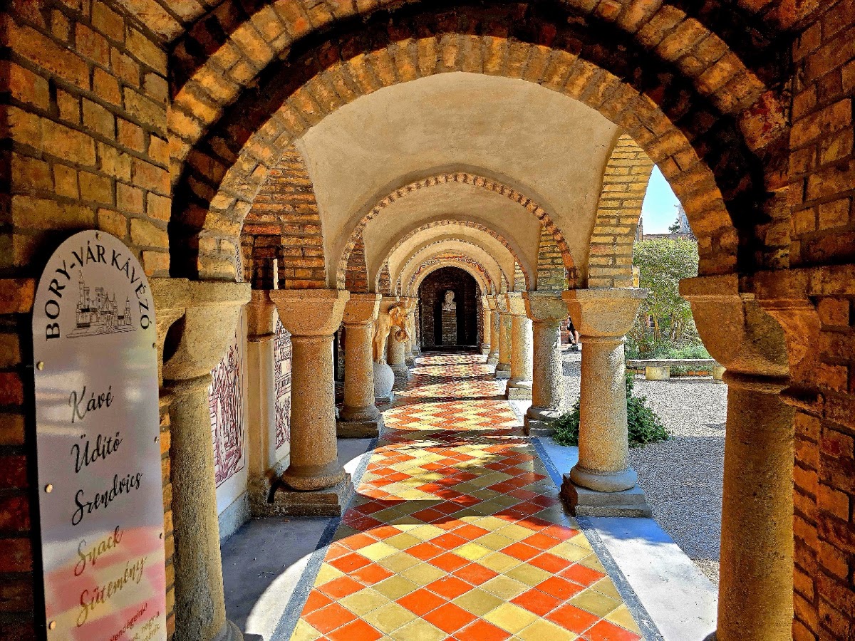 Bory Castle