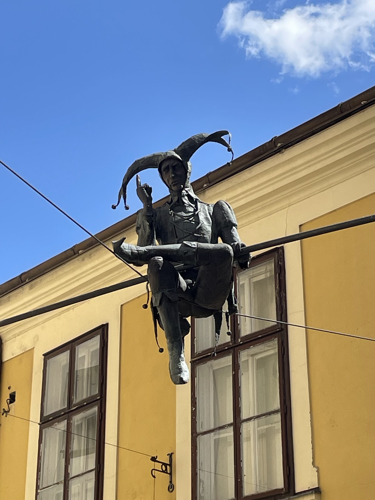 Country Apple statue
