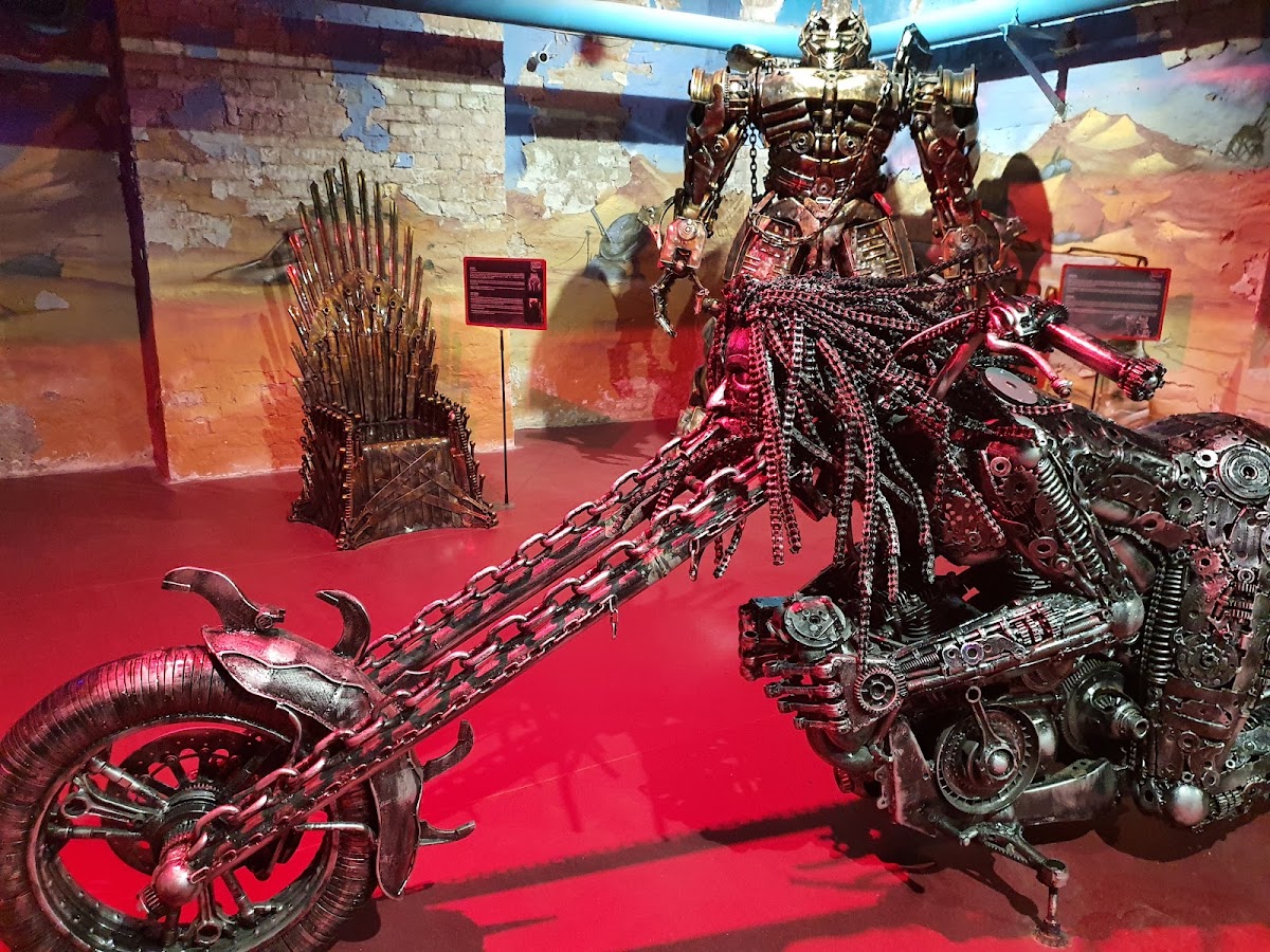 Amazing Metal Art Gallery