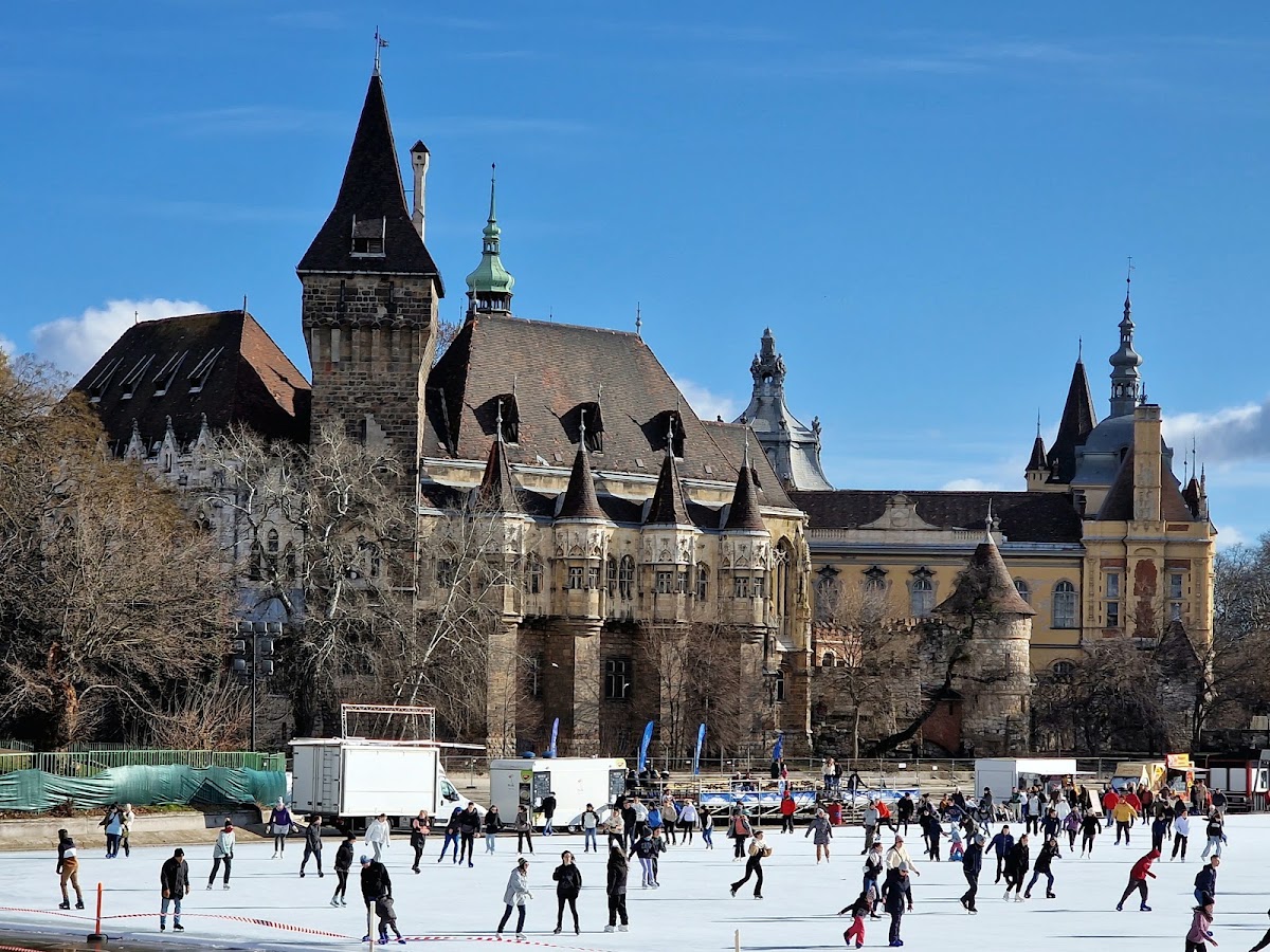 Heroes' Square