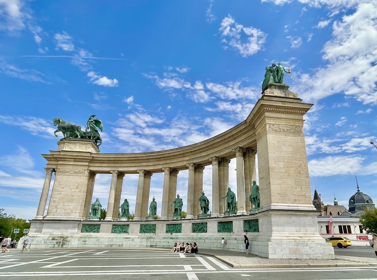 Heroes' Square