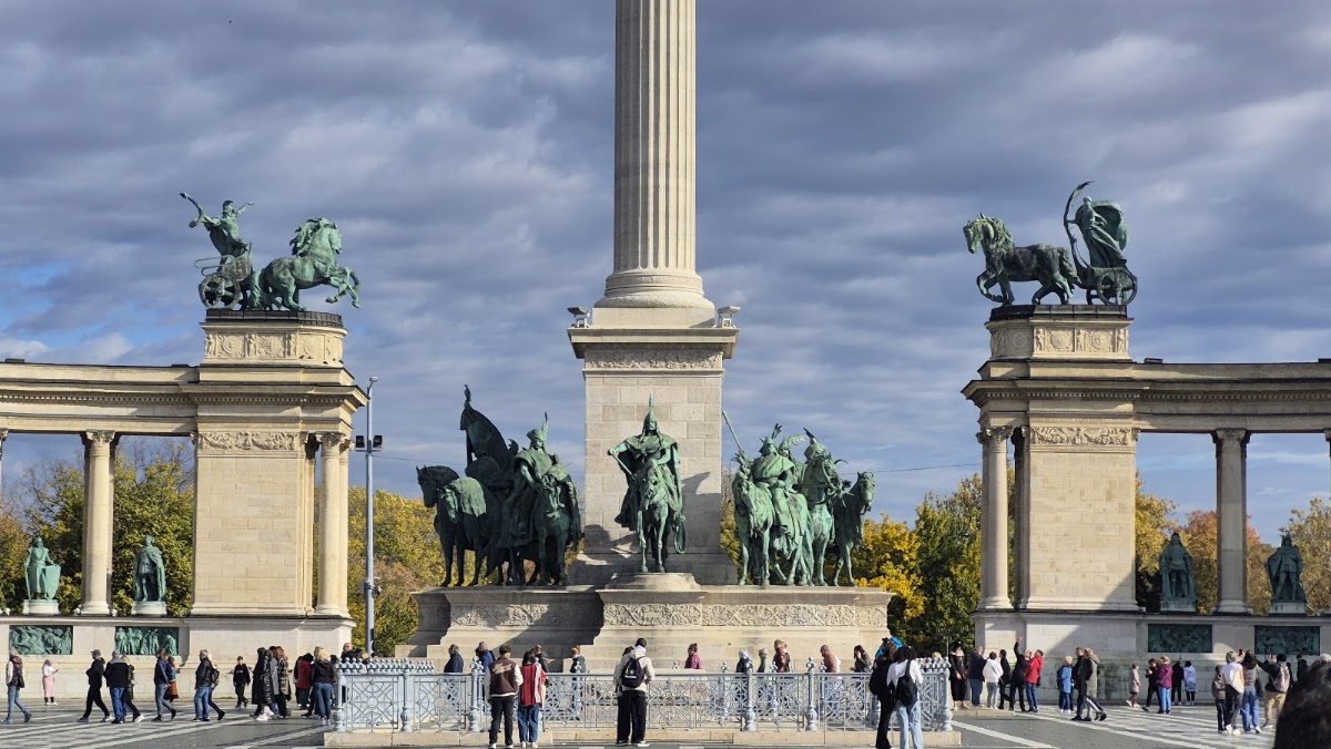 Heroes' Square