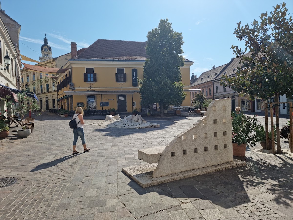 Zsolnay Fountain