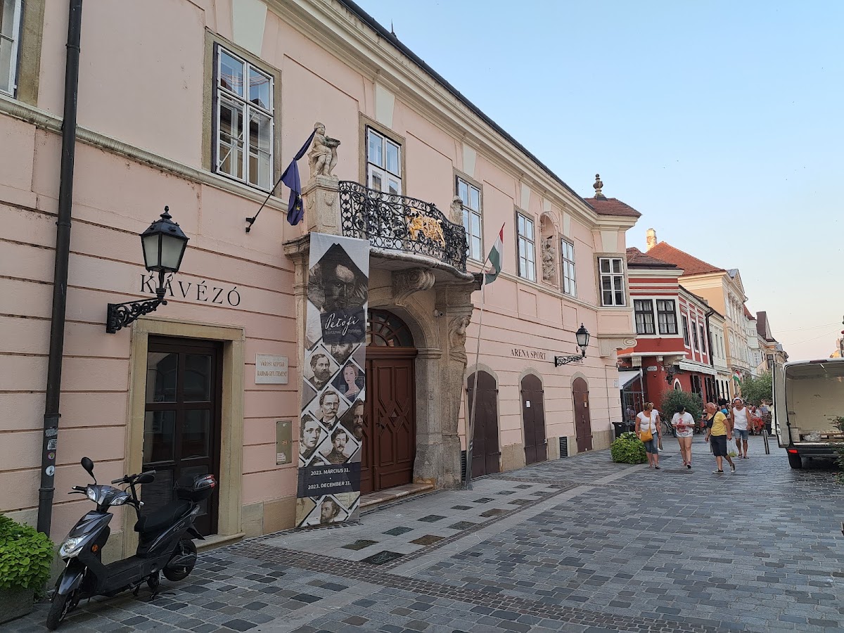 Esterházy-palota - Radnai-gyűjtemény, időszaki kiállítások
