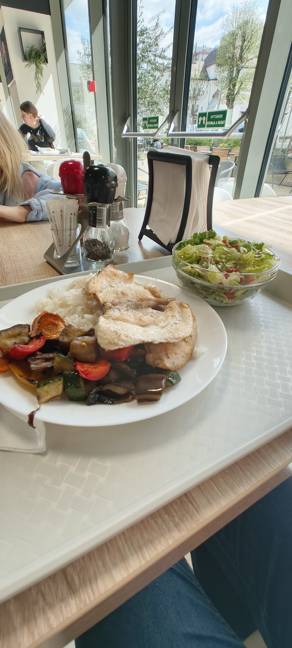 UMAMI Cafe and Restaurant