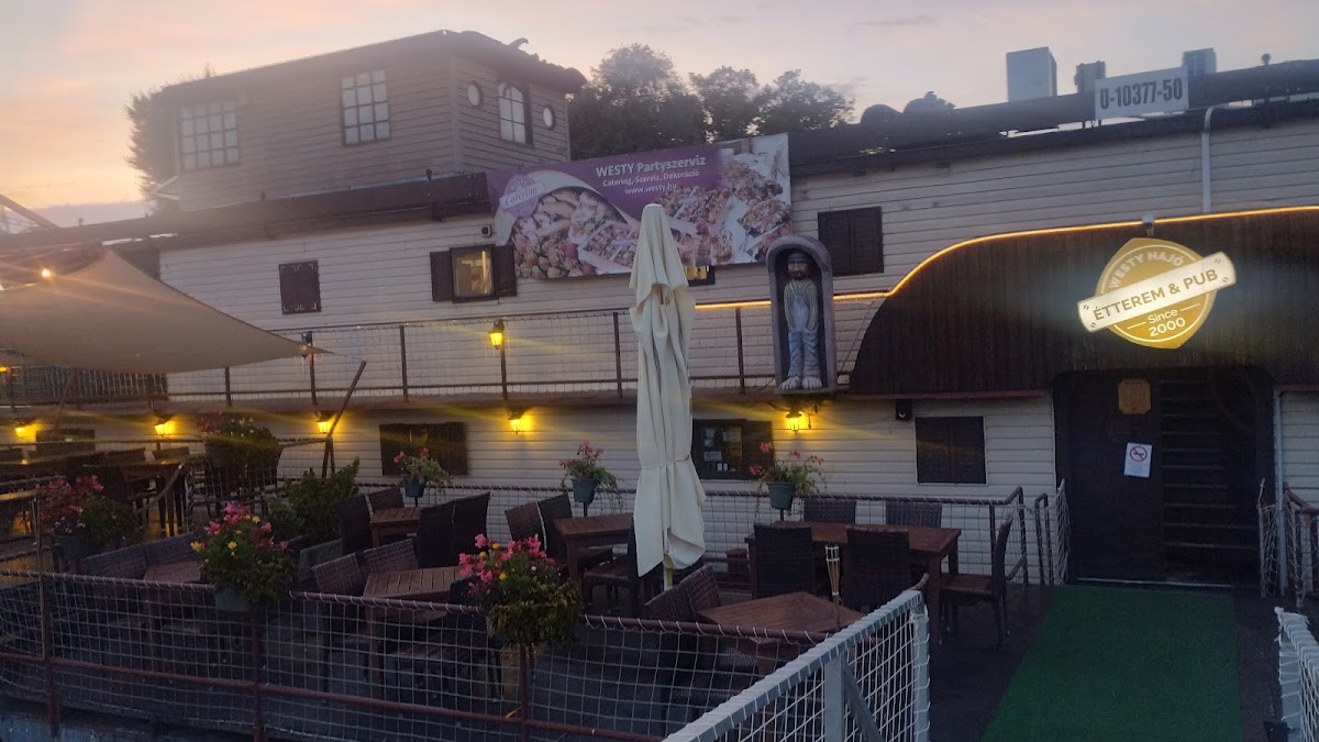 Westy Hajó Étterem & Pub