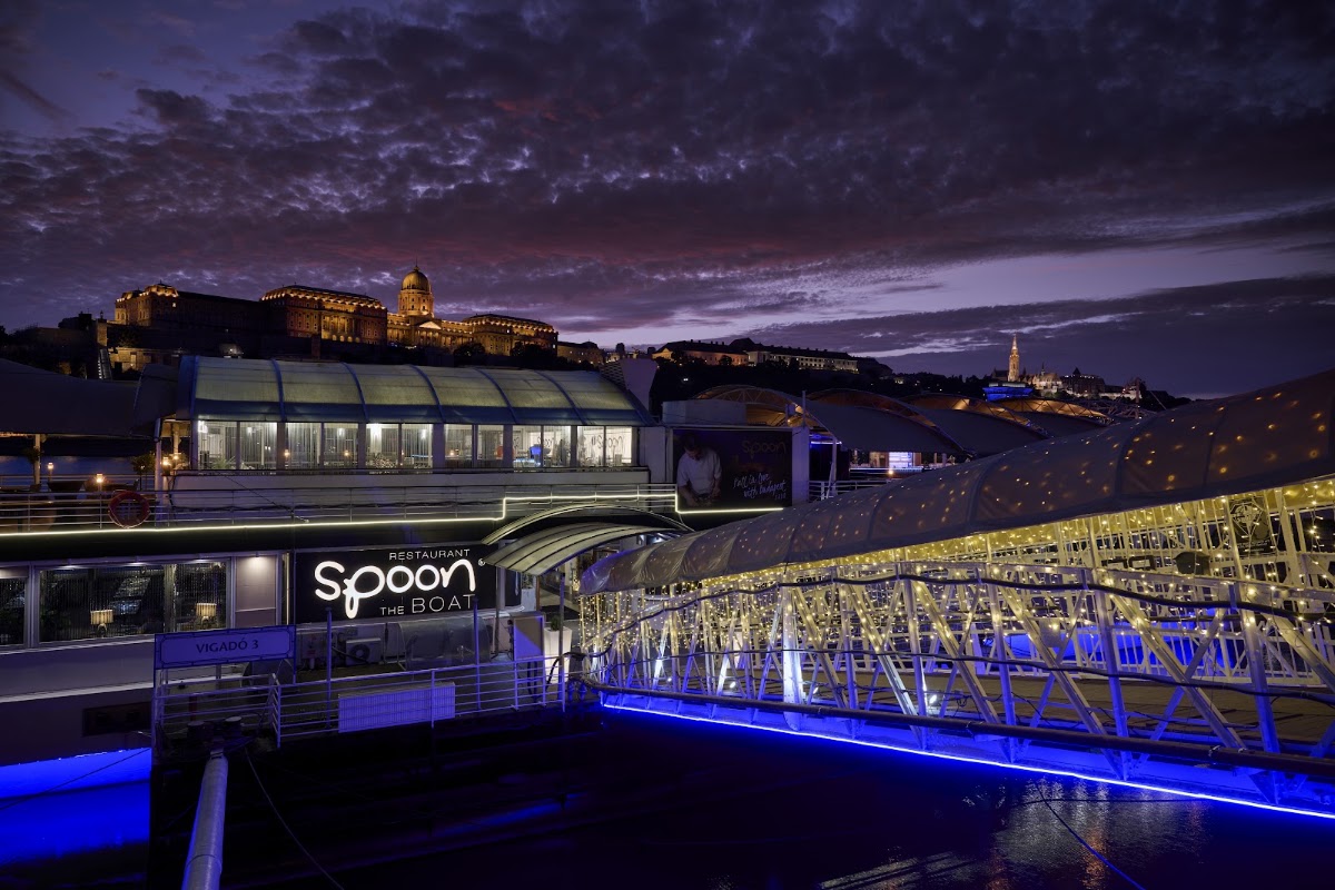 Spoon The Boat