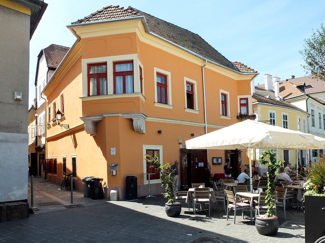 Matróz Dunaparti Kisvendéglő