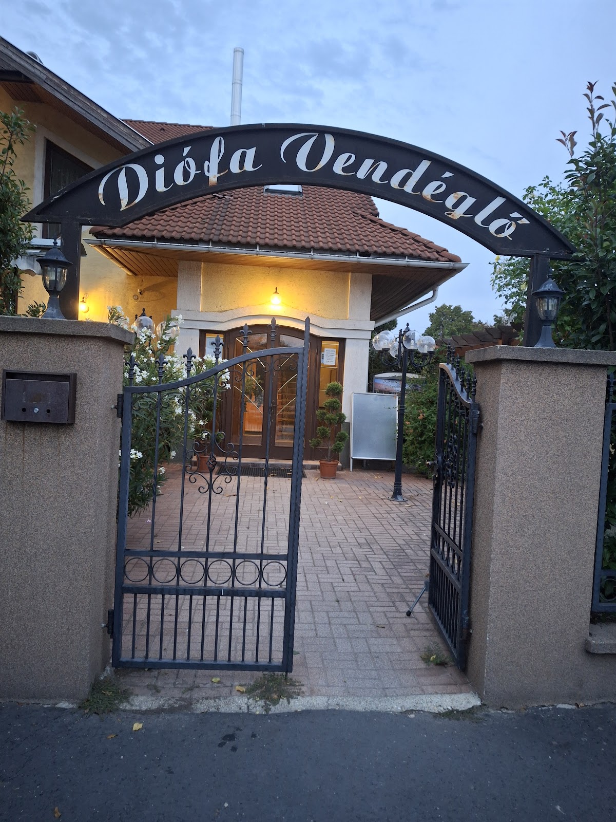 Diófa Étterem