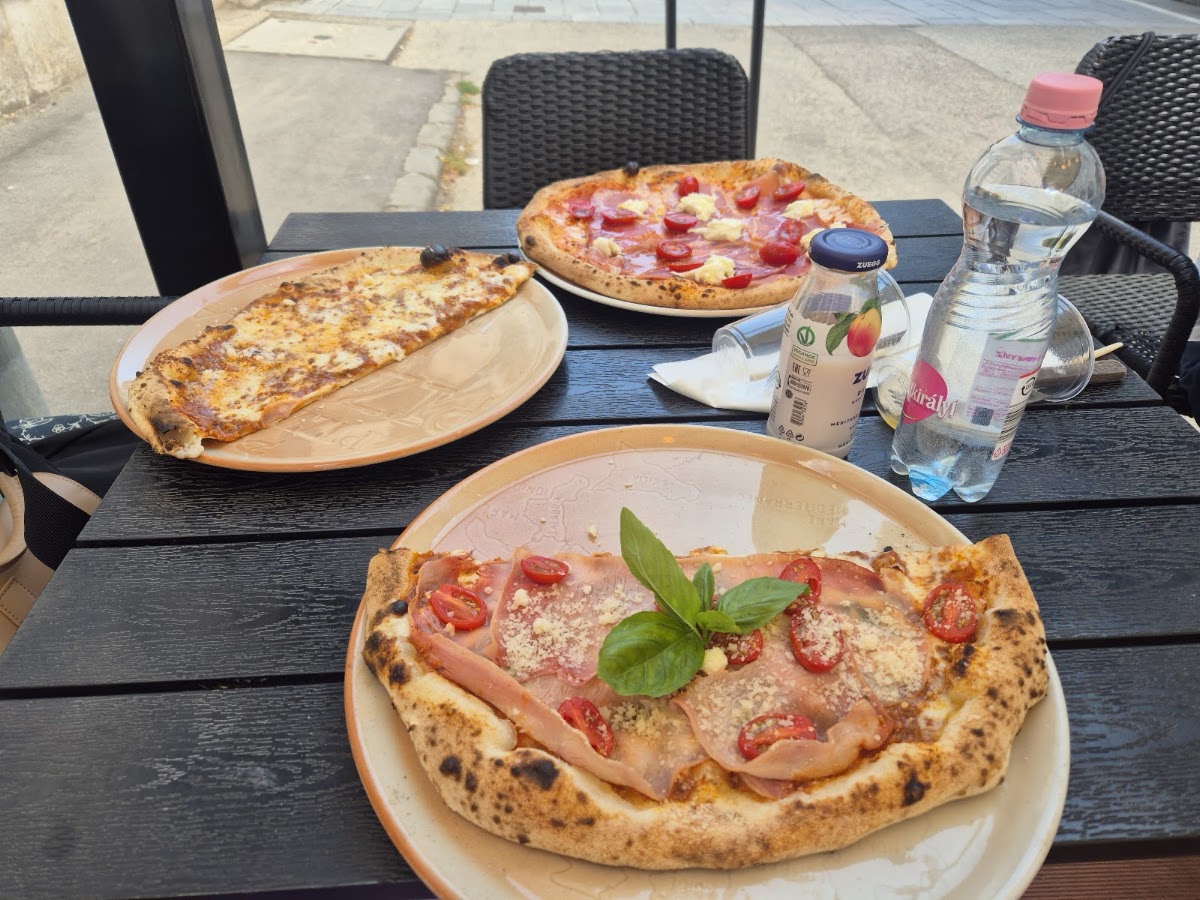 Vito’s Napoletana Pizzéria