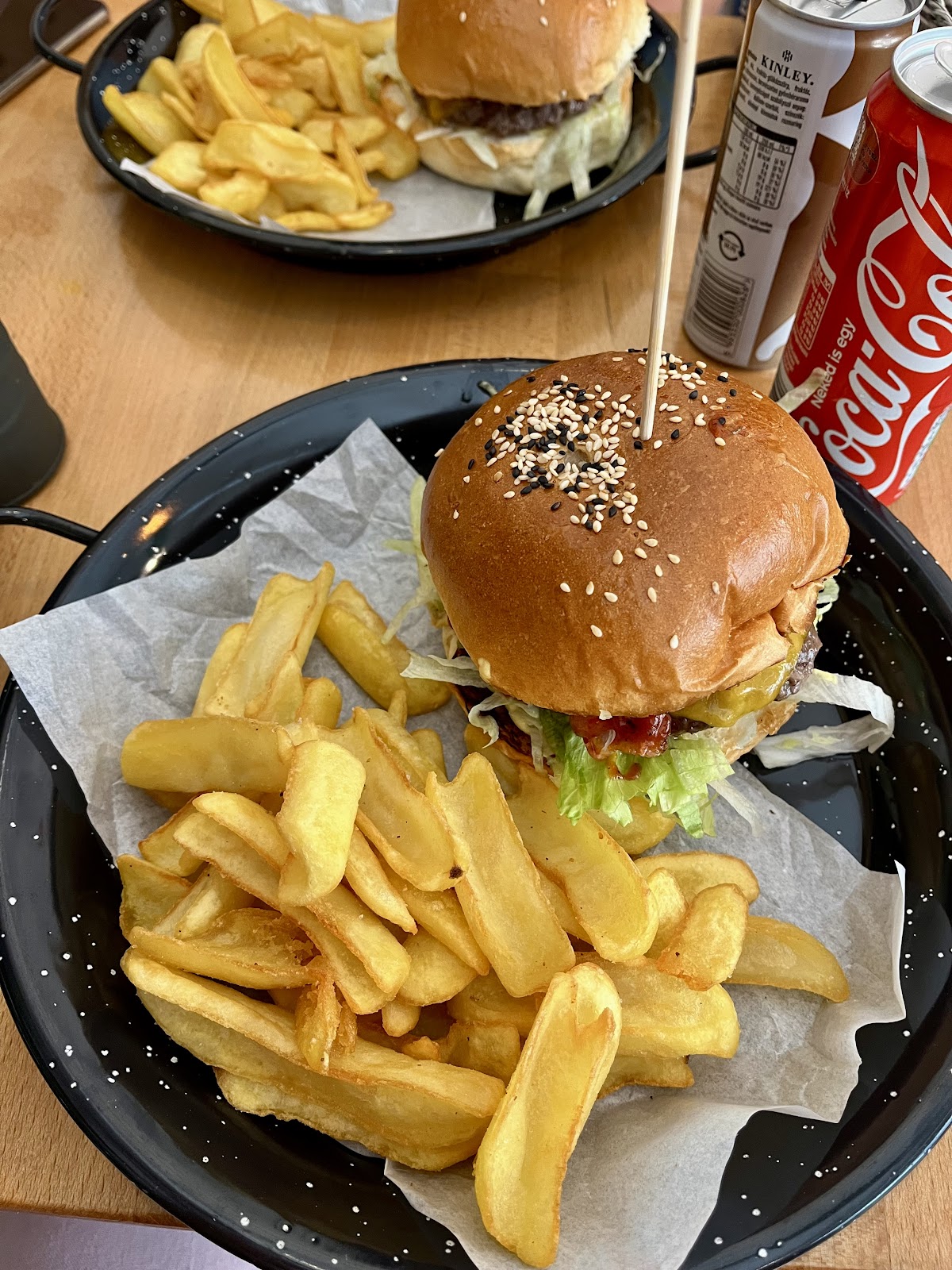 A LEVES és BORSOD BURGER