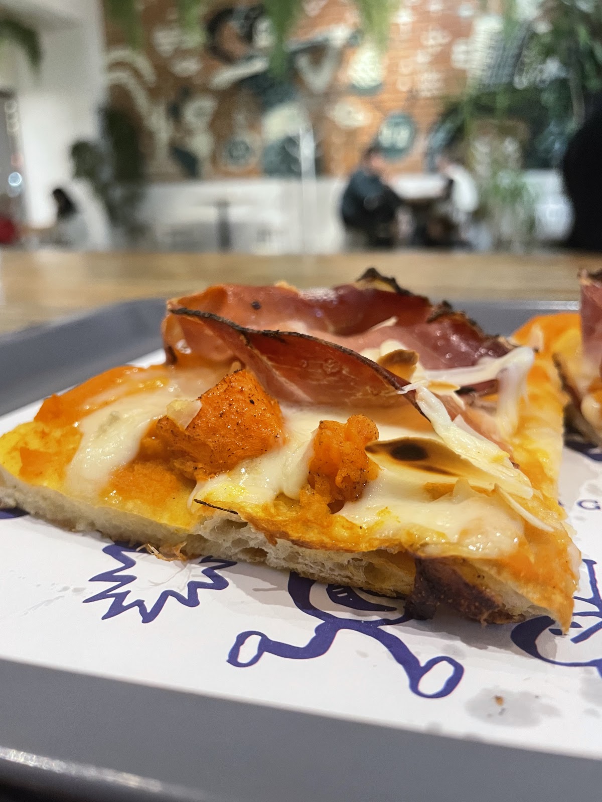 Pizza, Kávé, Világbéke