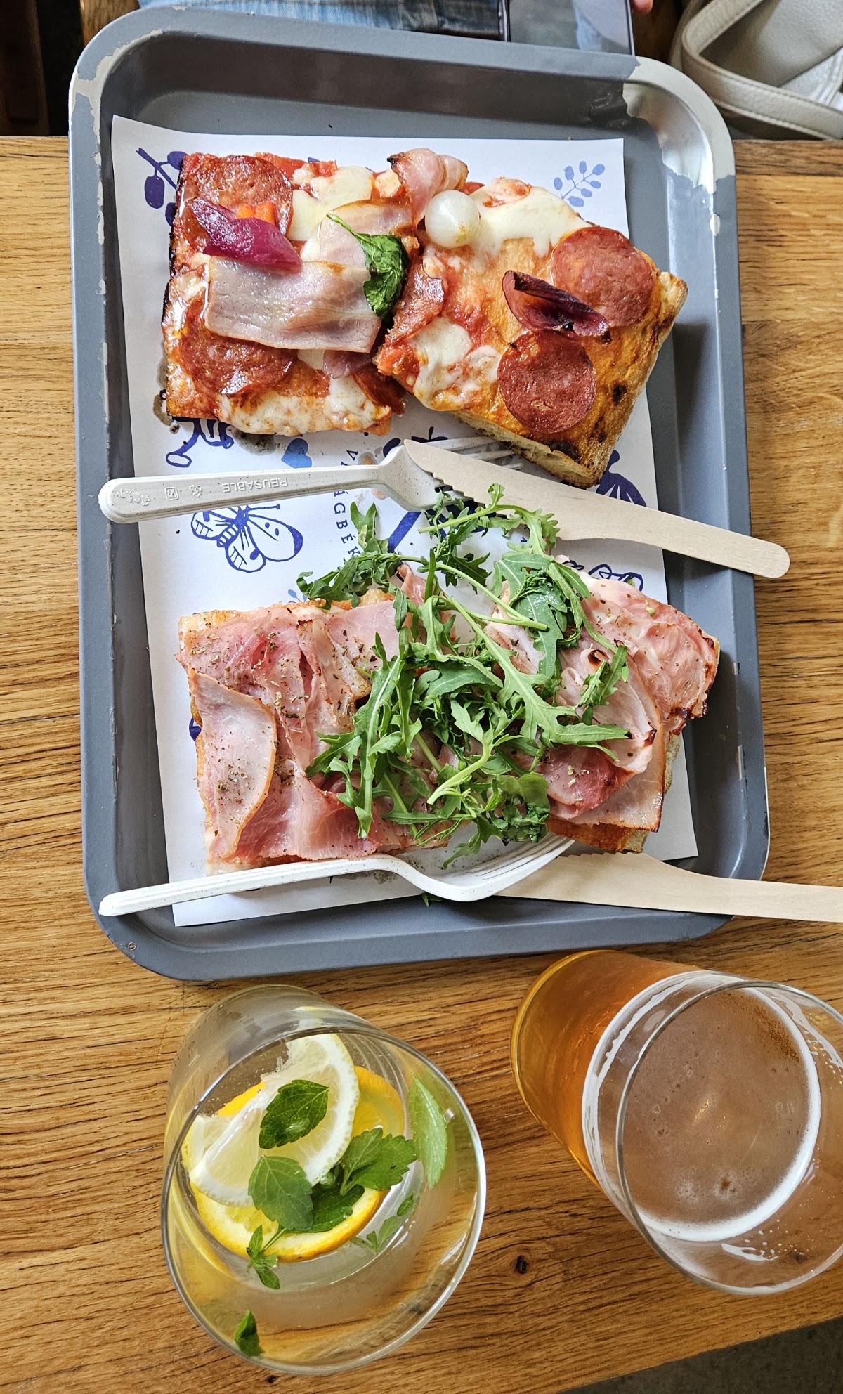 Pizza, Kávé, Világbéke
