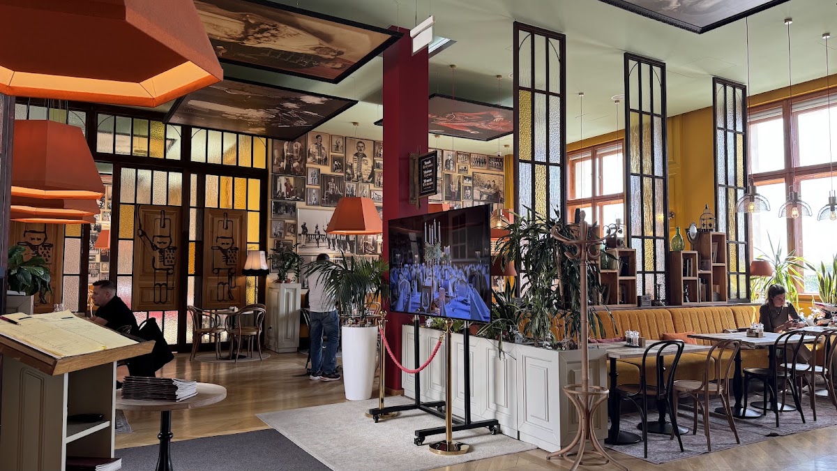 Royal Guard Cafe