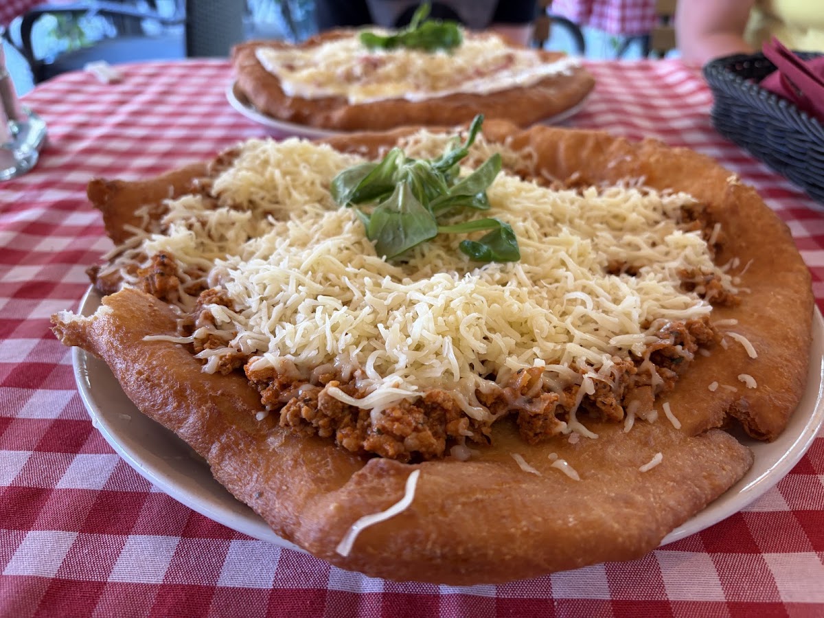 Mama Paprika Restaurant