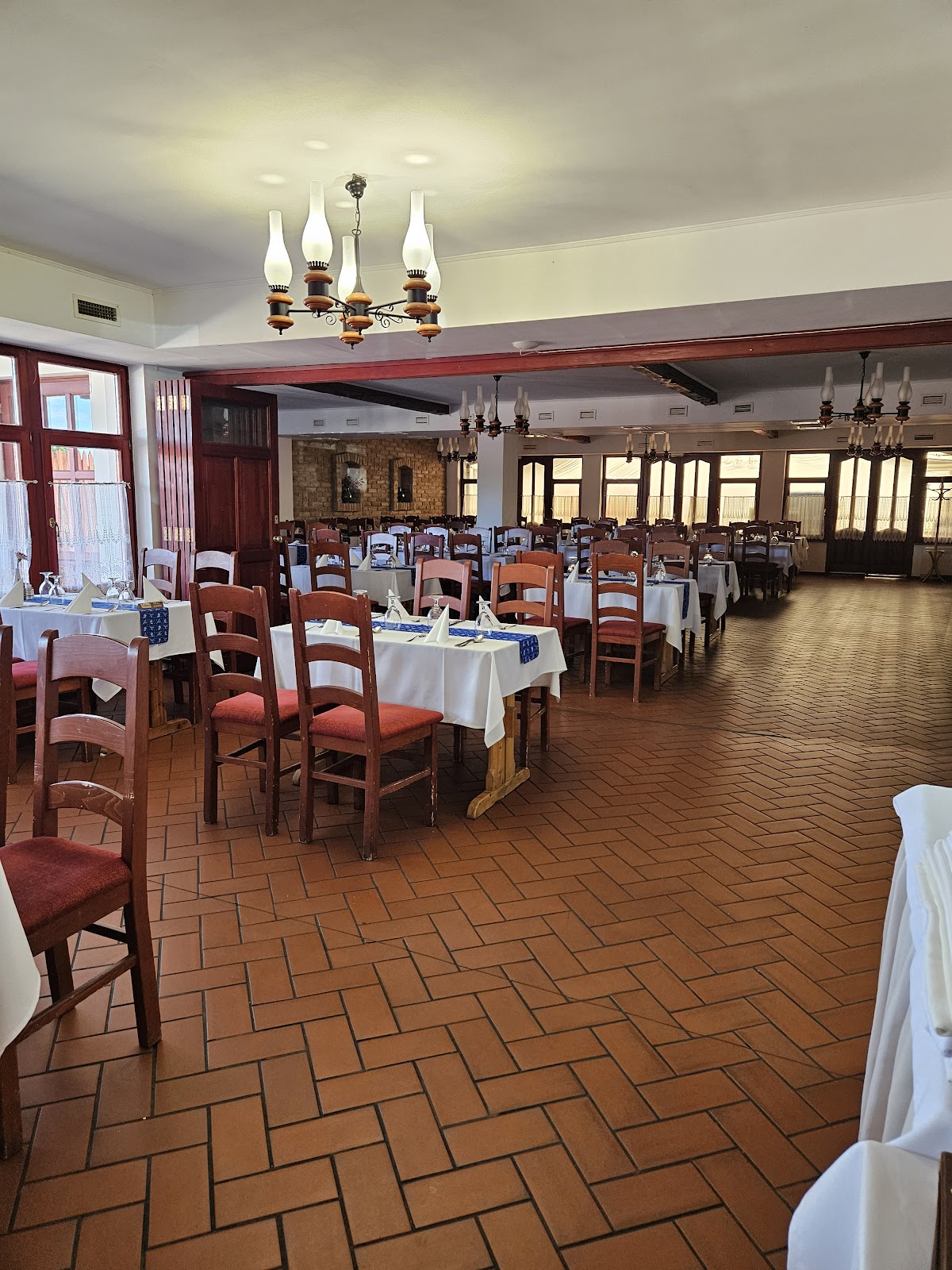 Fehértói Fish Restaurant and Pension