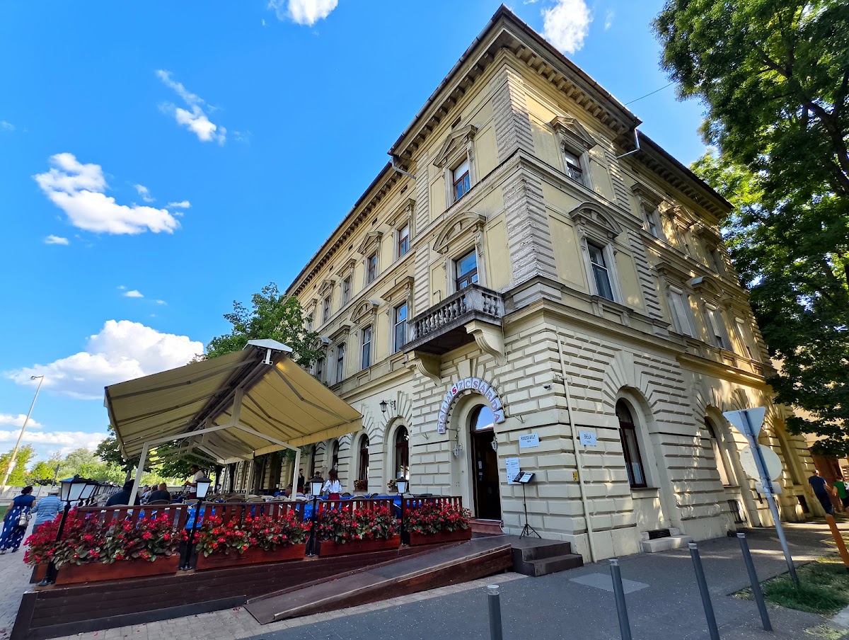 Roosevelt téri halászcsárda