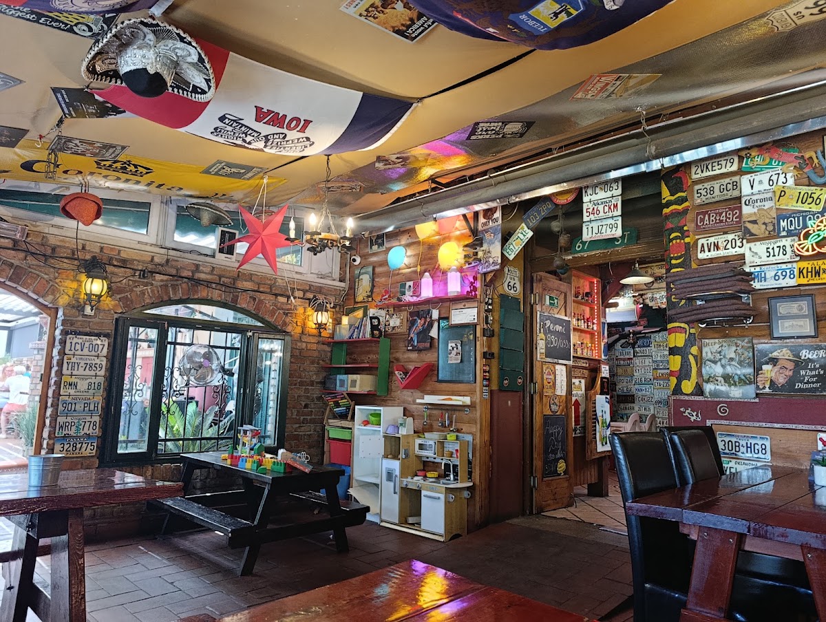 Gringos Cantina