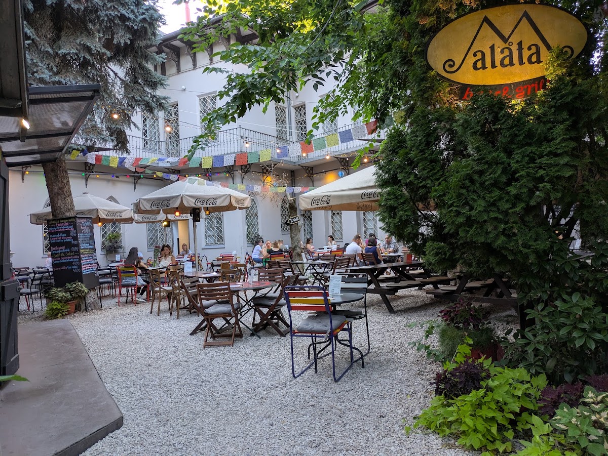 Maláta kézműves sör- és grill kert